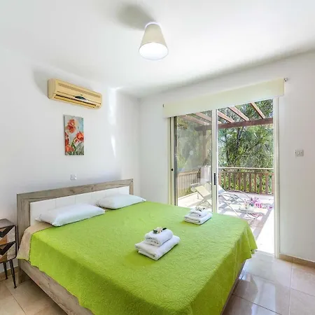Marina Villa Coral Bay